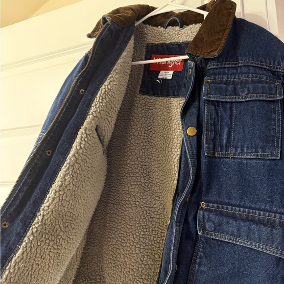 Wrangler Dark Blue Denim Jacket with Brown Collar - Picture 5 of 6
